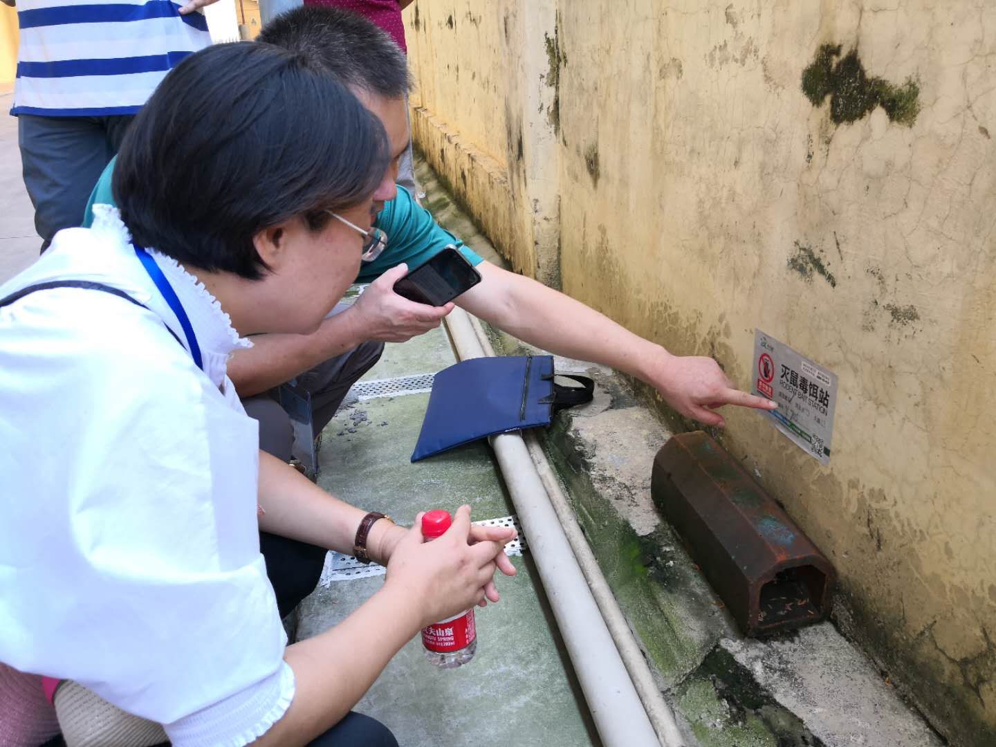 檢查領(lǐng)導(dǎo)現(xiàn)場指導(dǎo).jpg 檢查領(lǐng)導(dǎo)現(xiàn)場指導(dǎo).jpg